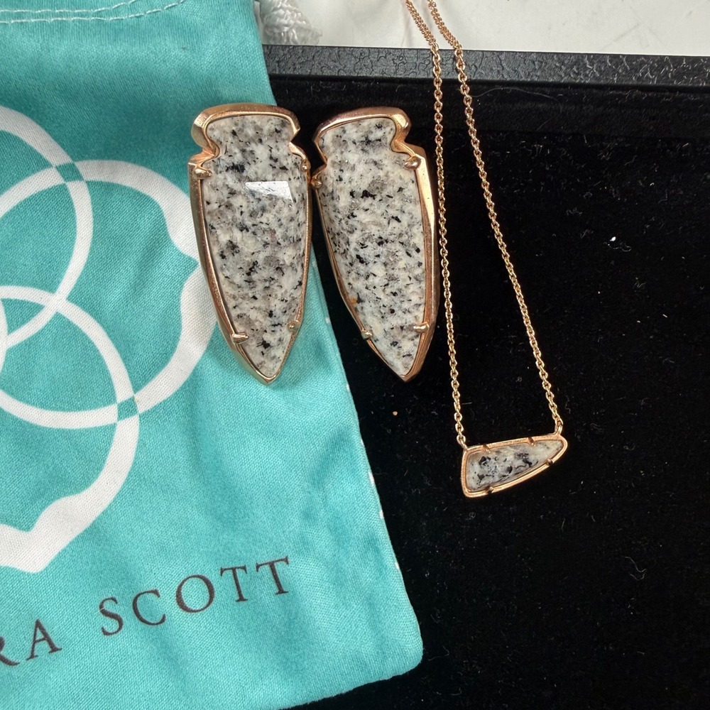 Kendra Scott Gold Tone Granite Arrowhead Necklace Earrings Set
